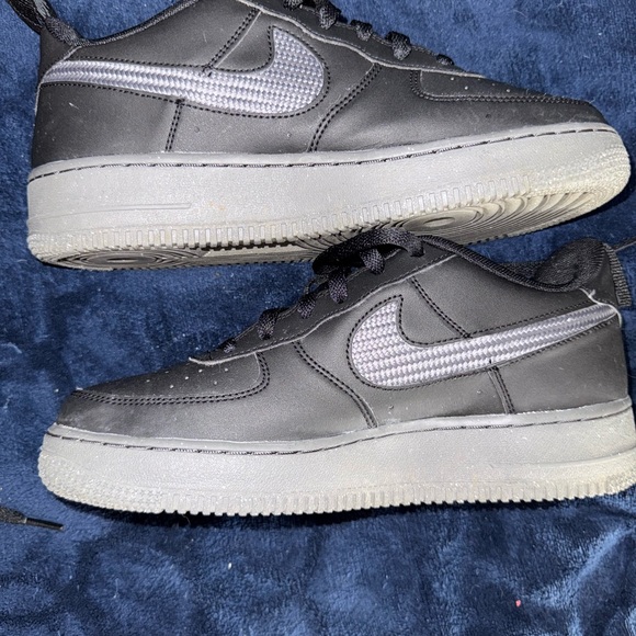 Nike Air Force 1 Carbon Fiber WeaveSize 7Y - Picture 3 of 8